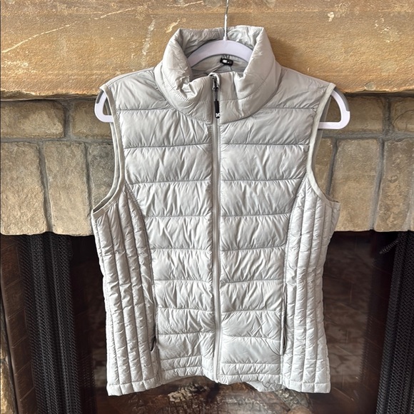 Moheen Women's Gray Quilted Packable Down Zip up winter ski Vest. Large - Picture 1 of 10